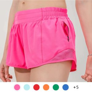 2024 LULULEMENI SOMMER TRACK DEN 2,5-tums Hoty Hot Shorts Loose Dreatoble Snabbtorkning Sport Women's Yoga Pants kjol Mångsidig avslappnad sidor Gym Underkläder