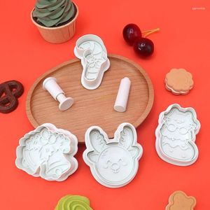 Bakningsformar 1 Set Cookie Cutter Plastic 3D Christmas Shape Cartoon Disonterad Biscuit Mold Stamp Kitchen Pastry Bakeware