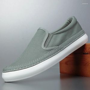 Casual Shoes Men Trend Modna Moda Czysty kolor oddychający, bez poślizgu płótno płaski poślizg na wulkanizowanych pracy