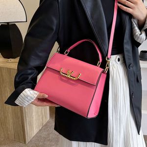 Liten 2024 Ny high end Versatile Shoulder Women's Handbag Crossbody Western Style Handheld Trendy Bag