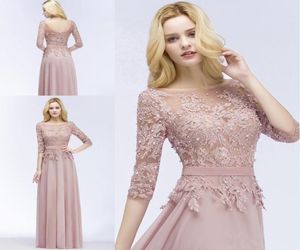 2019 Ny designer Blush Pink Long Prom -klänningar med halv ärmar med pärlor Applicerade billiga festklänningar Evening Dress Robe de Soiree8344454