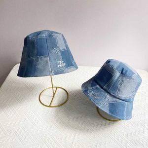 Tvättad jacquard rutig denim fiskare hatt kvinnor små doftande vind het diamant bokstav fashionabla hink hatt sol visir hatt