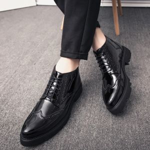 Stiefel Brogue Schnürung Männer Stiefel Dicke alleinige Lederschuhe Herrenschuhe Stiefel Trendy Schuhe Größe 3843