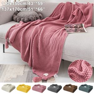 Sticked Throw Filt för soffa soffa Supermjuk dekorativ säng vardagsrum solida stol Tassels filtar sängäcke filt 240326