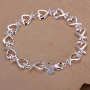 Chain Fashion Silver Plated Bracelet Charming Womens Cross Heart Chain High Quality Jewelry Wholesale H177 Q240401