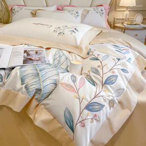 寝具セットハイエンドシンプルな綿刺繍4ピースセットアメリカンフローラルキルトカバーベッドリネン