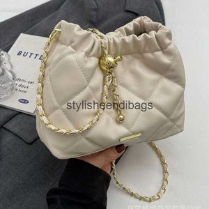 Shoulder Bags Lingge Chain Bag for Womens 2023 New Fashionable and Popular One Underarm with Large Capacity Commuter Crossbody Bucket H240401