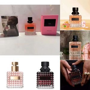 scarpa Roma Perfume Valentino Perfume Perfumes Fragrâncias para Mulheres Designer Donna Fragrance Eau De Parfum para Mulheres 3.4 Oz Colônia Spray de Longa Duração 225