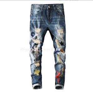 Мужские джинсы 2024 Модные мужские ностальгии Европейская американская луна -звезда растягиваемые джинсы разорванные джинсы разорванные джинсы повседневная рубашка джинсов с джинсами CC