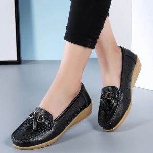 Shoes Women Flats Shoes Cut Out Leather Breathable Moccasins Women Boat Shoes Ballerina Ladies Loafers Sneakers Women Nurse Shoes