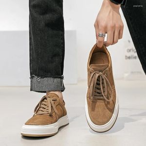 Casual Shoes 2024 Men's Work Labor Urance Leather All-match Waterproof Non-slip Sneakers B210