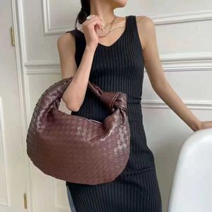 2024 Dumpling Carteira Portátil Designer Tecido Cestas Buns Chaoda Sacos De Couro Nuvem Atada Vegetal Luxuries Designers Mulheres Saco De Café 40cm Bolso