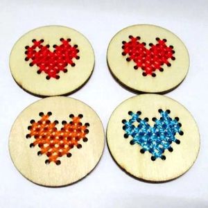 Julekorationer DIY KÄRLEK Gift Heart Wood Cross Stitch Kit Blank Trähjärtan Keyring Needle Work Earring Halsband