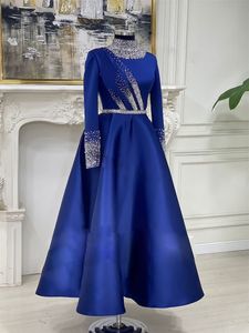 Royal Blue Muslim Prom Dresses High Neck Long Sleeve Pärled Formell klänning A Line Floor Length Marockan Caftan Prom Dress