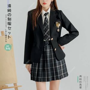 Japansk skolmode JK Uniform Coat Spring Autumn Black Lapel Long Sleeve Jackets With College Style Costume 240325