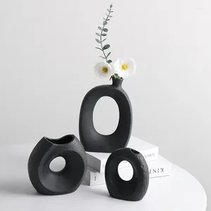 Vase Ceramic Vase Black White Simple Creative Nordic Design Handmade Art Decorationリビングルームモデルの家の装飾
