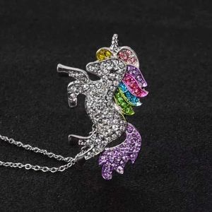 Pendant Necklaces Fashion Zircon Animal Unicorn Necklace for Women Temperament Rhinestone Horse Clavicle Chain Accessories Girl Party Jewelr Gift 240330