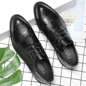 Sapatos casuais homens de negócios couro preto vestido de casamento tamanho grande laço sapato formal homem