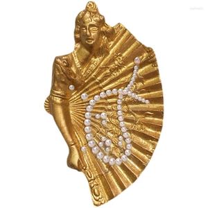 Decorative Figurines Chinese Ancient Beauty Fan Jewelry Plate Decoration Wall-mounted Home Soft Shooting Props Wall Pendant.