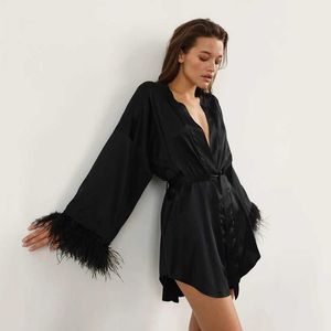 Sexy Pyjamas Feather Bathrobes Satin Sexy Mini Dress Long Sleeve Loose Peignoirs For Women Robe White Wedding Dress Black Bride Dresses 240410