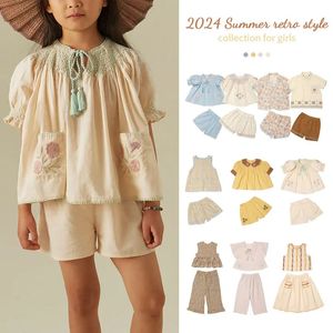 2024 APO Kids Girls Clothes Set for Summer Embroidery Children Holiday Suit Childrens Högkvalitativa klädningar Topp 240323