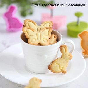 Baking Moulds 4pcs/set Plastic Cookie Cutters Cute Butterfly Chick Easter Egg Shape Fondant Cutter Biscuit Cake Mold