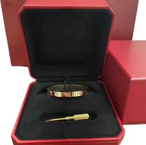 Pulseira de chave de fenda clássica de luxo Moda unissex pulseira de punho 316L banhado a ouro 18K joias de ouro Dia dos Namorados pulseira de designer de presente