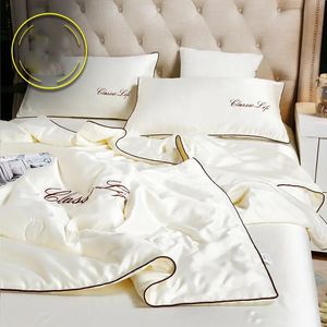 High End Summer Autumn Cool Feeling Quilt Luxury Satin Brodery Quiltning Thin Quilts kan tvättas luftkonditioneringsapparater 240318