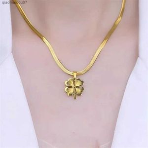 Pendant Necklaces New Fashion Trend Stainless Steel Elegant and Exquisite Heart shaped Pendant Necklace Womens Jewelry Wedding Party Premium GiftL2404