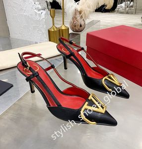 أحذية مصممة للنساء صندل عالية الكعب من الجلد الأصلي للشرائح الصيفية Sandal Party Shoes Women High Heels Pointed Shoes Classics Metal Nude Black Red Matte