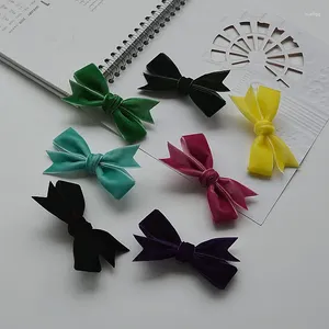 Ubrania dla psa Akcesoria Pet Pet Vintage Delikatna aksamitna łuk Flower Flower For Dogs HairPin 20pcs/Lot