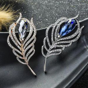 Brooches Feather Lapel Pins Fashion Designer Handmade Men Women Novelty Peacock Dress Suit Accessory Gift