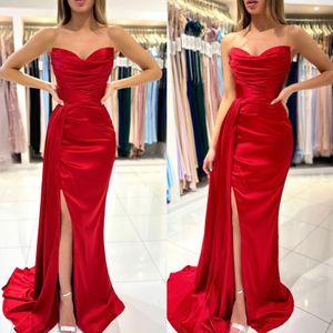 Röd mantel prom klänning brudtärnor klänning älskling kväll klänningar eleganta klänningar lår delade veck satin brudtärna klänningar för speciella tillfällen