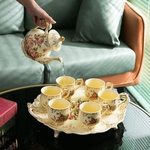 Set da tè Fiori creativi europei Set da tè e caffè in ceramica Set da tè pomeridiano britannico Tazza da acqua Teiera Vassoio Brocca fredda Decor Bicchieri