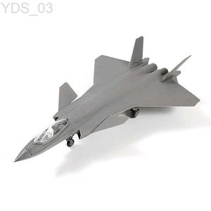 Modello di aereo 1/72 Cina PLA J-20 Stealth Fighter di quinta generazione Senza colla Modello di incantesimo rapido Grand Parade Modello di aereo Giocattolo YQ240401