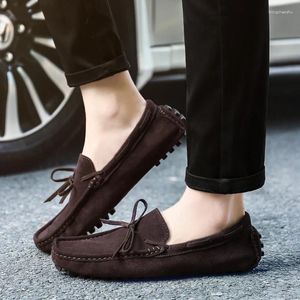 Casual Shoes 2024 Summer Suede Loafers Mens Skrubba en pedal Soft Bottom Non-Slip Driving Elegant British Style Brown