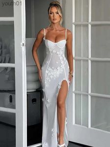 Grundläggande avslappnade klänningar genom spaghetti rem ärmlöst lår högt split lång klänning elegant ren mesh sexig maxi för kvinnor vit se yq240402