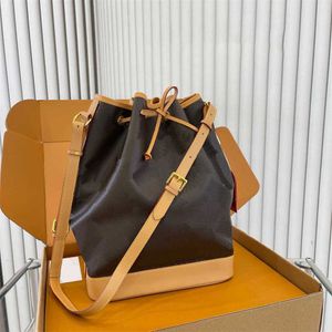 茶色のドローストリングデザイナーバッグl-letter women luxurysハンドバッグミラー高品質の革の肩バケツバッグ女性クロスボディバッグ財布231015