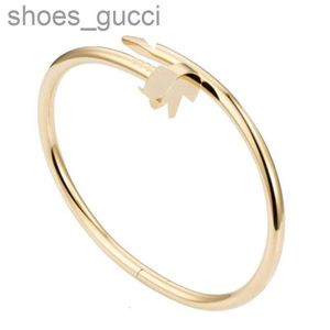 designer bracelet Lover sweet bangle minimalist stainless steel versatile bracelets designer for women bracelet silver gold designer jewelry charm bracelet