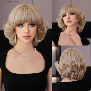 Syntetiska peruker Namm Short Silvery Blonde Retro Bob Wig With Bangs For Women Daily Party Syntetisk rak Ljusblond peruker Värmebeständig Y240401