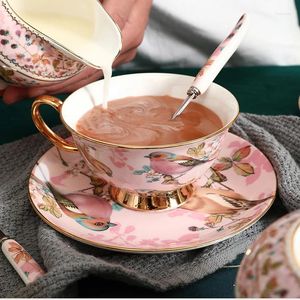Чашки, блюдца, набор европейских кофейных чашек, костяная фарфоровая тарелка, домашняя керамическая легкая роскошная послеобеденная чайная тарелка, высокая красота