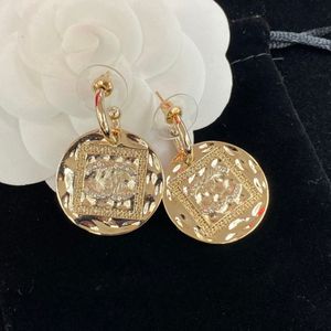 24ss 6style karışık lüks marka tasarımcıları saplama basit 18K altın kaplama 925 gümüş geometrik kadınlar daire kristal rhinestone metal küpe jewerlry