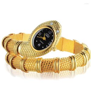 Armbandsur 2024 mode Snake Watch Women Luxury Gold Bangle Watches rostfritt stål kvarts damer relogio feminino cussi