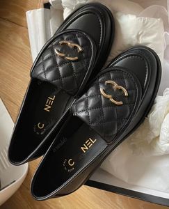 Designer loafers klädskor loafer kvinnor chunky plattform quiltad läder glid på mulor patent casual sko svart flatform balett lägenheter mule oxfords moccasins
