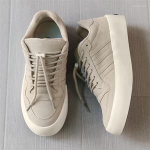 Scarpe casual da skateboard Tendenze uomo 2024 Primavera Autunno Sneakers da uomo Calzature in pelle Comfort Scarpe da uomo Punta tonda da lavoro