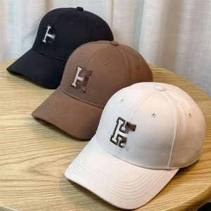 Nowy wiosenny jesienny bawełniany moda wszechstronna kaczka dla mężczyzn i kobiet z gwiazdą logo b liter Trend Brand Baseball Hat