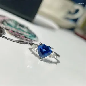 Cluster-Ringe, französisches Temperament, romantisch, dunkelblau, herzförmiger Kristall, offener Ring, hochwertiger süßer Sterlingsilber-Schmuck zum Valentinstag