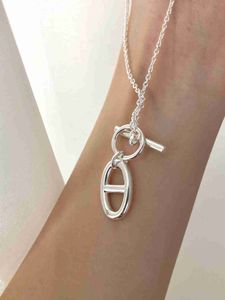 Luxury Copper Long Pig Nose Charm Necklaxury Copper Long Charm Heavy Industry Pig Nose Buckle Halsband Handgjorda silver fashionabla små och klassiska med logotypen