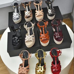 مصمم أحذية صندل نسائية فاخرة Ladys الصيفية الترفيهية جديلة الصندل في الكاحل الإغلاق الكعب الكعب