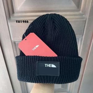 Toppförsäljning män beanie vinter unisex stickad hatt gorros motorhuvskalle mössor stickade hattar klassisk sport mössa kvinnor avslappnad utomhusdesigner beanies